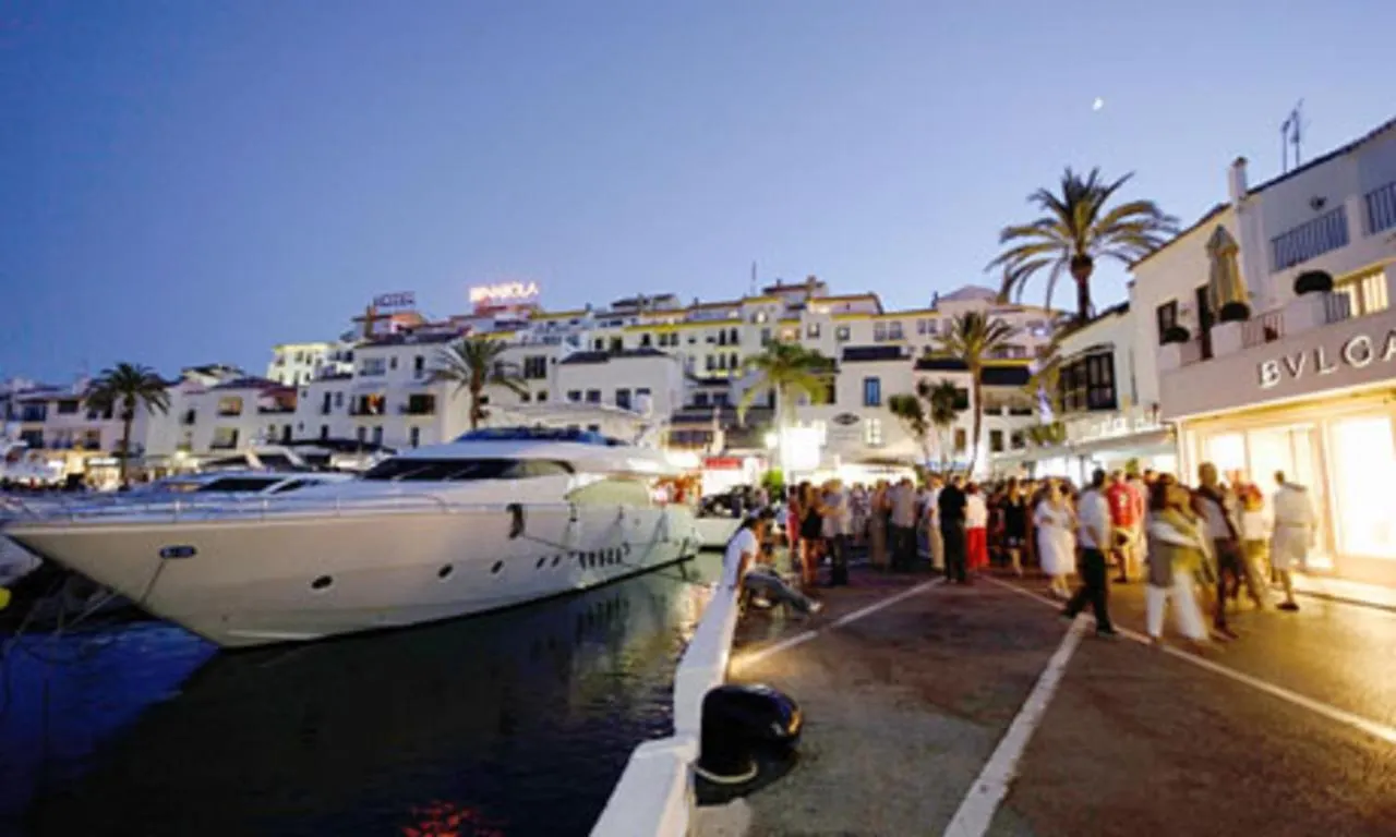 Elegant 2Br Apartment Puerto Banus Marbella Just 12 Minutes Away By G00Giemaps Estepona